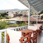 Elena Πανσιόν
