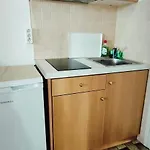 Elena Πανσιόν 3*