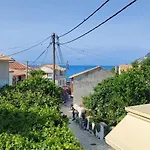 Elena Άγιος Νικήτας